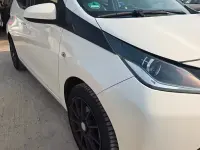 Usata Toyota Aygo X-clusiv 69 CV (50 kW) 2015 Bianco Utilitaria