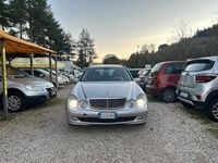 Usata Mercedes E280 Avantgarde 177 CV (130 kW) 2005 Gray Berlina