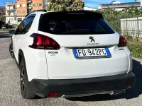 Usata Peugeot 2008 GT-line 110 CV (80 kW) 2017 Bianco SUV