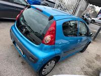 Usata Peugeot 107 68 CV (50 kW) 2007 Blu Utilitaria