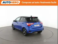 Usata Toyota Yaris Lounge 72 CV (52 kW) 2019 Bluazzurro Berlina