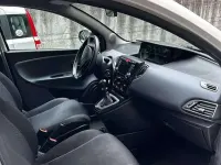 Usata Lancia Ypsilon Silver 69 CV (50 kW) 2016 Bianco Utilitaria