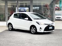 Usata Toyota Yaris Hybrid 75 CV (55 kW) 2015 Bianco Berlina