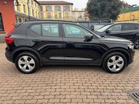 Usata Volvo XC40 Momentum 130 CV (95 kW) 2021 Nero SUV