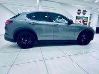 Usata Alfa Romeo Stelvio Super 179 CV (131 kW) 2017 Grigio stromboli SUV