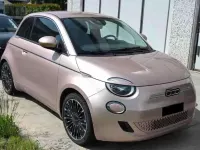 Usata Fiat 500e Icon 42 kW (58 CV) 2022 Rosa Berlina