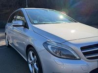 Usata Mercedes B200 Premium 2012 Grigio Monovolume