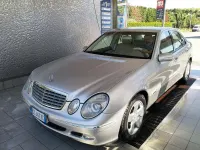 Usata Mercedes E270 Elegance 177 CV (130 kW) 2002 Argento Berlina