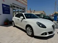 Usata Alfa Romeo Giulietta Distinctive 120 CV (88 kW) 2015 Bianco Utilitaria