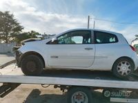 Usata Renault Clio II 75 CV (55 kW) 2010 Bianco Utilitaria