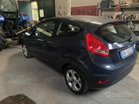 Usata Ford Fiesta 53 CV (38 kW) 2012 Nero Utilitaria