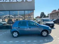 Usata Fiat Punto Active 60 CV (44 kW) 2005 Blu/azzurro Utilitaria