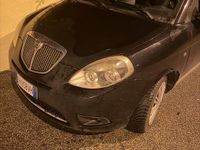 Usata Lancia Ypsilon 75 CV (55 kW) 2010 Nero Utilitaria