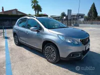 Usata Peugeot 2008 Active 99 CV (72 kW) 2017 Grigio SUV