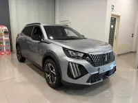 Nuova Peugeot 2008 Allure 101 CV (74 kW) 2025 Grigio SUV