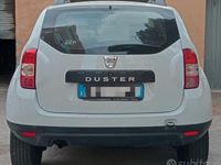 Usata Dacia Duster Lauréate 105 CV (77 kW) 2014 Bianco SUV