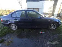 Usata BMW 318 143 CV (105 kW) 2002 Blu Berlina