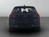 Usata VW Golf VIII Life 116 CV (85 kW) 2025 Dolphin grey metallizzato Berlina