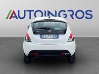 Usata Lancia Ypsilon Silver 69 CV (50 kW) 2022 Bianco Utilitaria