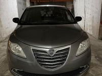 Usata Lancia Ypsilon 69 CV (50 kW) 2015 Grigio Utilitaria