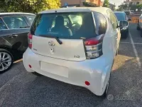 Usata Toyota iQ 68 CV (50 kW) 2010 Bianco Utilitaria