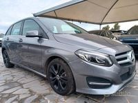 Usata Mercedes B180 Premium 122 CV (89 kW) 2018 Grigio Monovolume