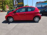 Begagnad Toyota Aygo 68 HK (50 kW) 2011 Guld Halvkombi