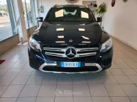 Usata Mercedes GLC250 Exclusive 204 CV (150 kW) 2018 Blu/azzurro SUV