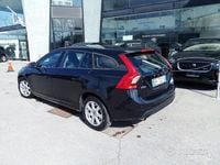 Usata Volvo V60 Momentum 163 CV (119 kW) 2011 Nero Station wagon