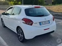 Usata Peugeot 208 Allure 75 CV (55 kW) 2018 Bianco Utilitaria