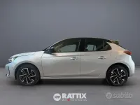 Usata Opel Corsa 101 CV (74 kW) 2025 Crystal silver Utilitaria