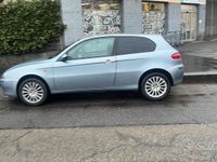 Usata Alfa Romeo 147 105 CV (77 kW) 2002 Grigio Utilitaria