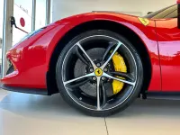 Usata Ferrari 296 829 CV (609 kW) 2022 Rosso corsa Berlina