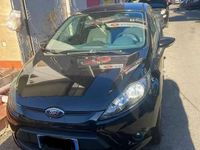 Usata Ford Fiesta 60 CV (44 kW) 2012 Nero Berlina