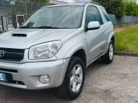 Usata Toyota RAV4 116 CV (85 kW) 2005 Grigio SUV