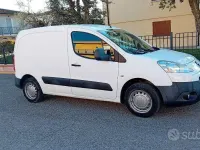 Gebraucht Peugeot Partner 90 PS (66 kW) 2009 Weiß
