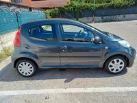 Usata Peugeot 107 68 CV (50 kW) 2010 Grigio Utilitaria