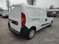 Usata Opel Combo 120 CV (88 kW) 2018 Bianco Monovolume