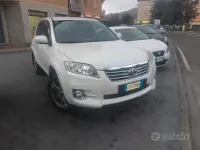 Usata Toyota RAV4 150 CV (110 kW) 2010 Bianco SUV