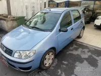 Usata Fiat Punto Dynamic 60 CV (44 kW) 2006 Bluazzurro Utilitaria