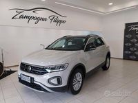 Usata VW T-Roc Life 110 CV (80 kW) 2022 Beige SUV