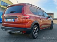 Usata Dacia Jogger Extreme 100 CV (73 kW) 2023 Arancione Monovolume