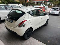 Usata Lancia Ypsilon Silver 69 CV (50 kW) 2022 Bianco Utilitaria
