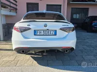 Usata Alfa Romeo Giulia 150 CV (110 kW) 2017 Bianco Berlina