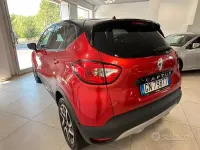 Usata Renault Captur Intens 90 CV (66 kW) 2018 Rosso SUV