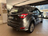 Usata Ford Kuga Vignale 150 CV (110 kW) 2017 Grigio SUV