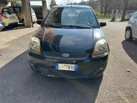 Begagnad Ford Fiesta Ghia 75 HK (55 kW) 2008 Svart Halvkombi