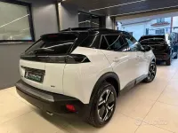 Usata Peugeot 2008 GT 131 CV (96 kW) 2024 Bianco perlato SUV