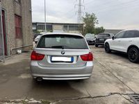 Usata BMW 318 143 CV (105 kW) 2012 Grigio Station wagon