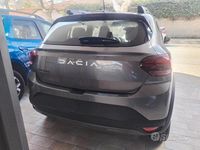 Usata Dacia Sandero Essentiel 101 CV (74 kW) 2025 Grigio Berlina